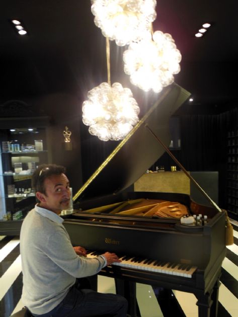 Gallery: Raf Pianist